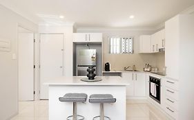 Smart Suites Self Check-In Apartments - N Freney